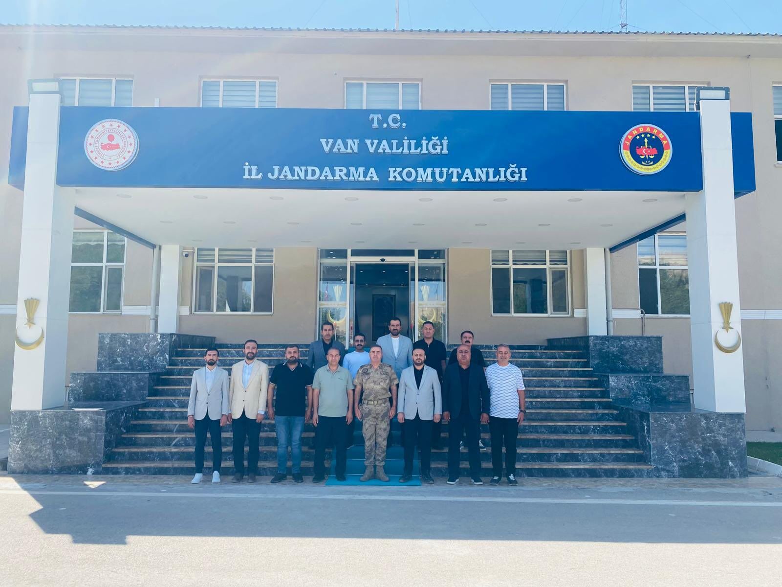 Ak Parti Haliliye Yönetim Kurulu, Van Jandarma Komutanı Avkıran’a Hayırlı Olsun Ziyareti Gerçekleştirdi (3)
