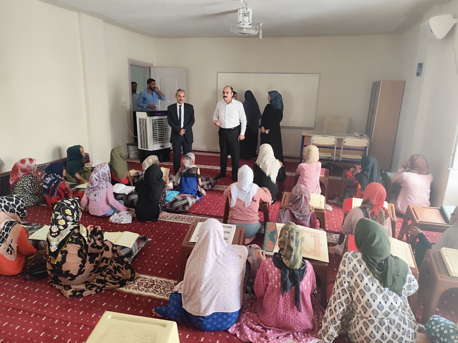 Akçakale Kaymakamı Altınöz, Sahadaki Çalışmaları Yerinde Gözlemledi (4)