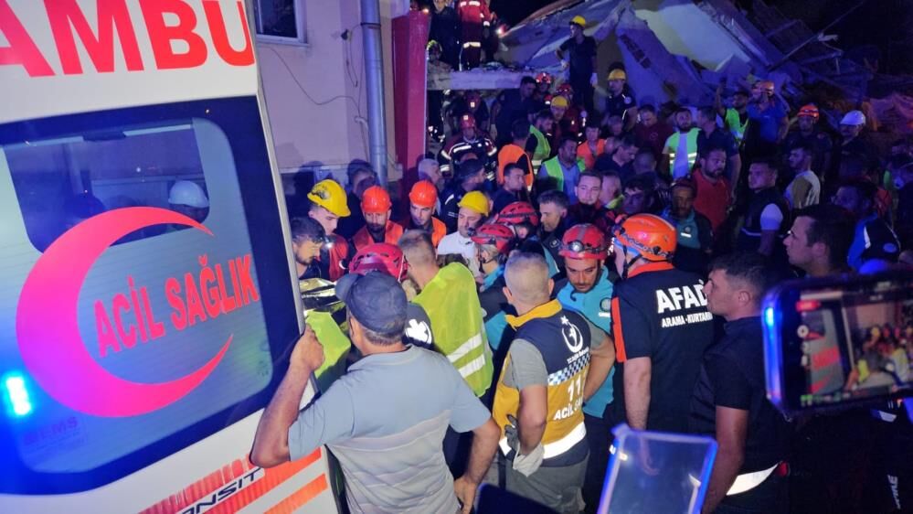 Bakan Yerlikaya, Sındırgı Depreminin Son Durumunu Açıkladı (5)