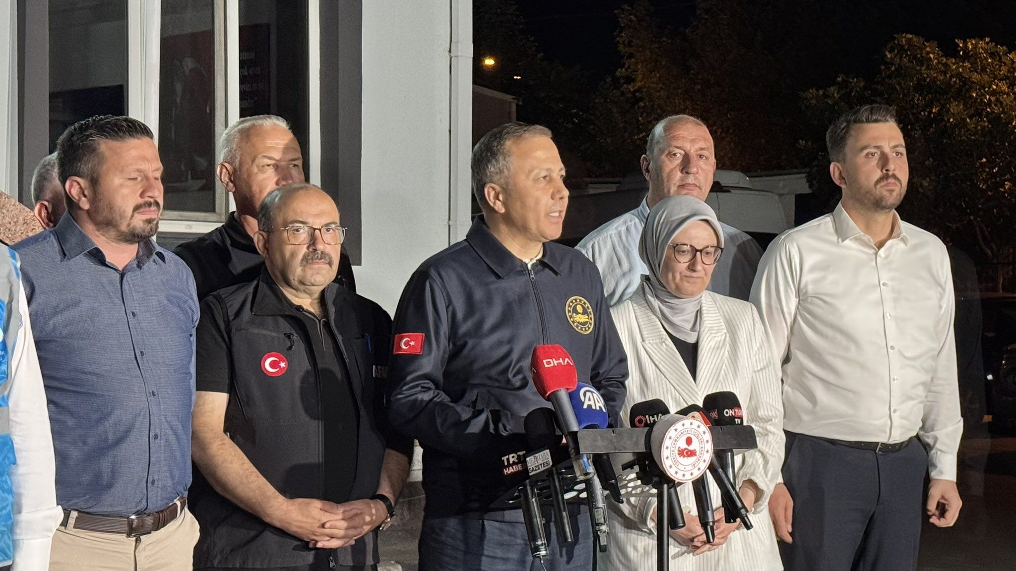 Bakan Yerlikaya, Sındırgı Depreminin Son Durumunu Açıkladı (6)