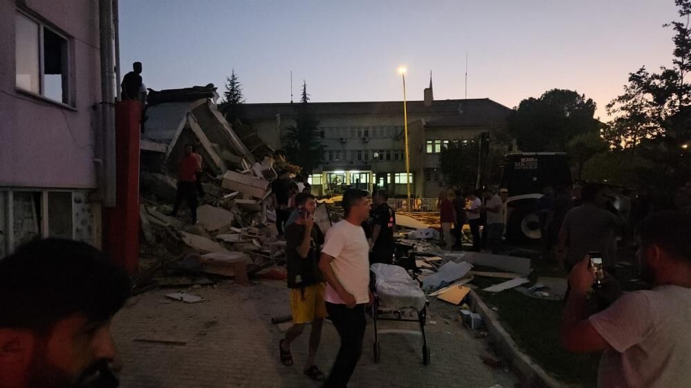 Balıkesir Sındırgı’da 6.1 Büyüklüğünde Deprem (1)-1
