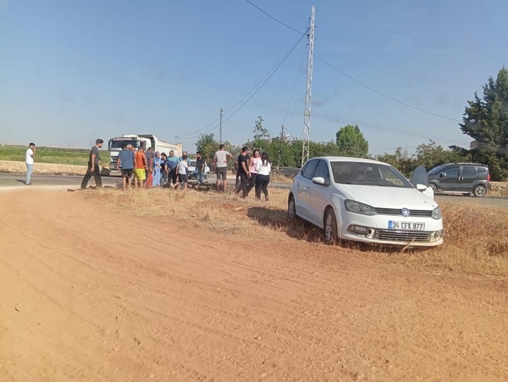 Bozova’da Otomobil Ile Motosiklet Çarpıştı (1)