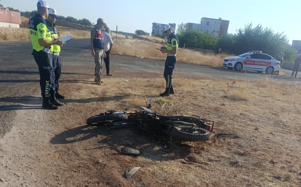 Bozova’da Otomobil Ile Motosiklet Çarpıştı (2)