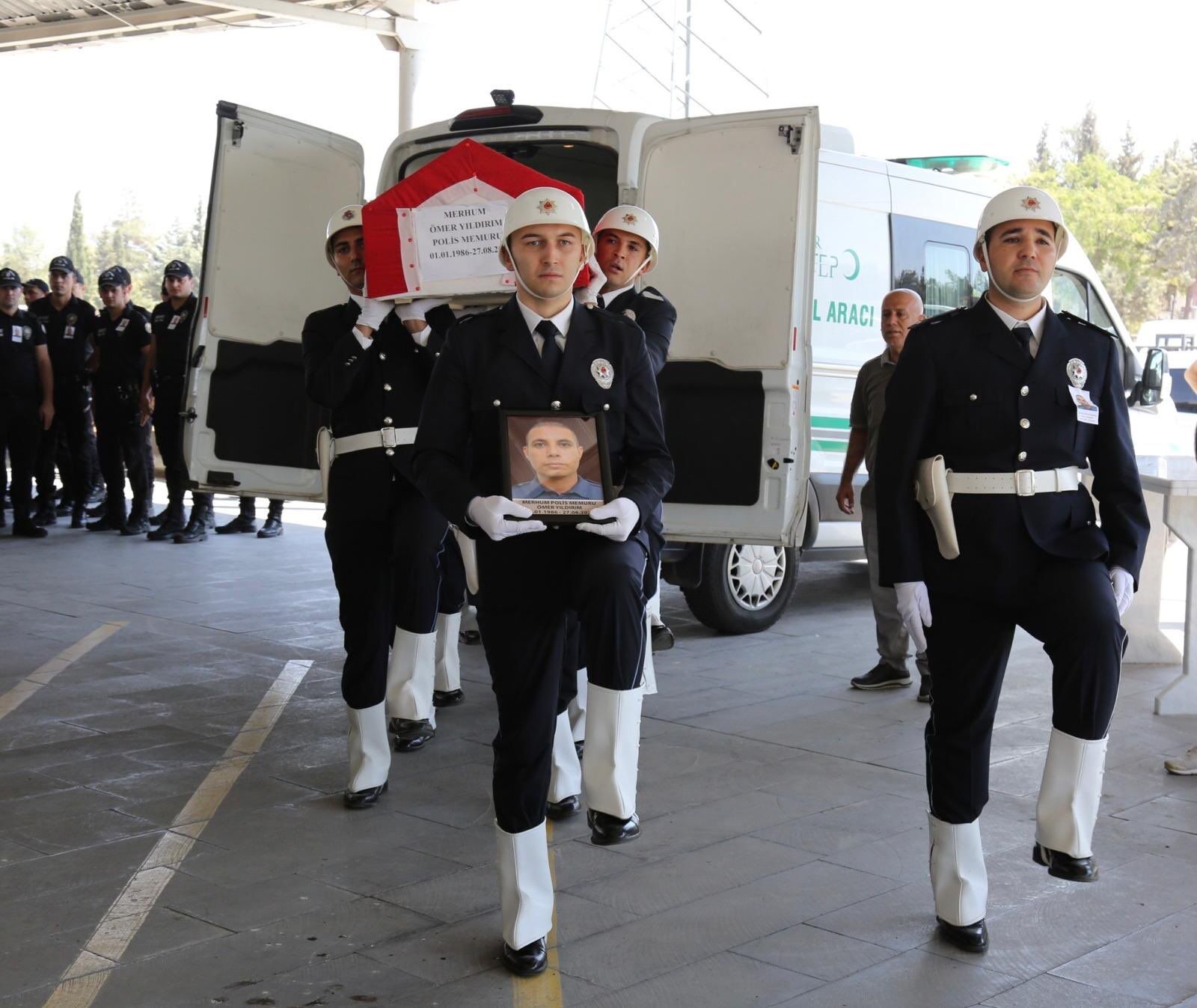 Bozova’nın Gururu Polis Memuru Ömer Yıldırım, Trafik Kazasında Hayatını Kaybetti (1)