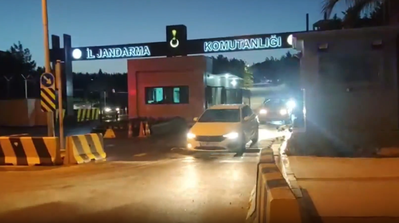 SAHTE İLANLA MİLYONLARI DOLANDIRDILAR!