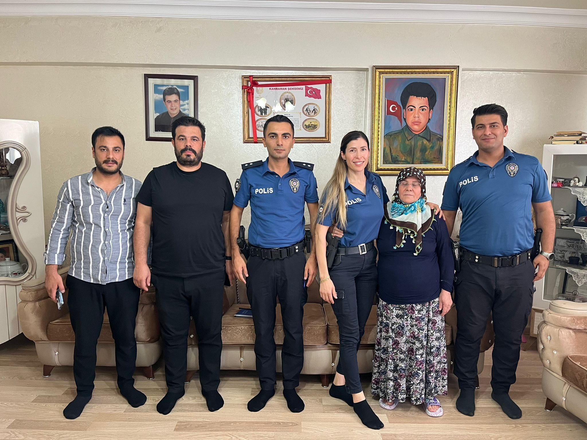 Haliliye Kaymakamı Muhammed Serkan Şahin, Kızılay Şubesini Ve Şehit Ailelerini Ziyaret Ederek Gönüllere Dokundu (8)