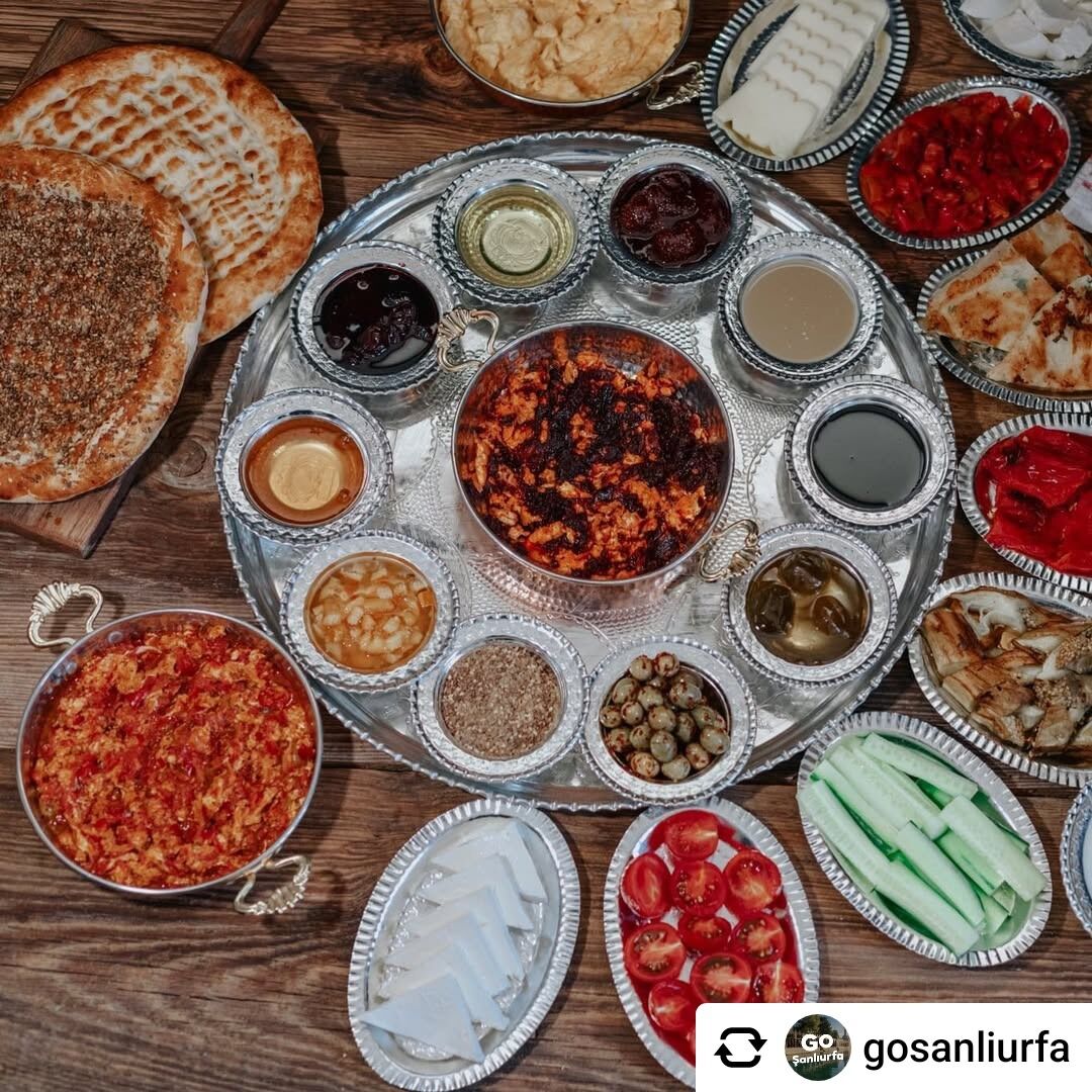 Patlıcanı, Biberi, Salçalı Yumurtasıyla Urfa Kahvaltısı İl Kültür Müdürlüğü Paylaşımı Mest Etti