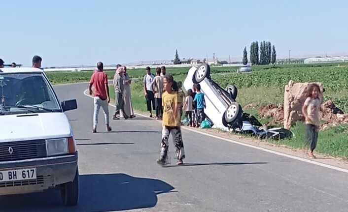 Şanlıurfa Eyyübiye’de Otomobil Takla Attı (4)
