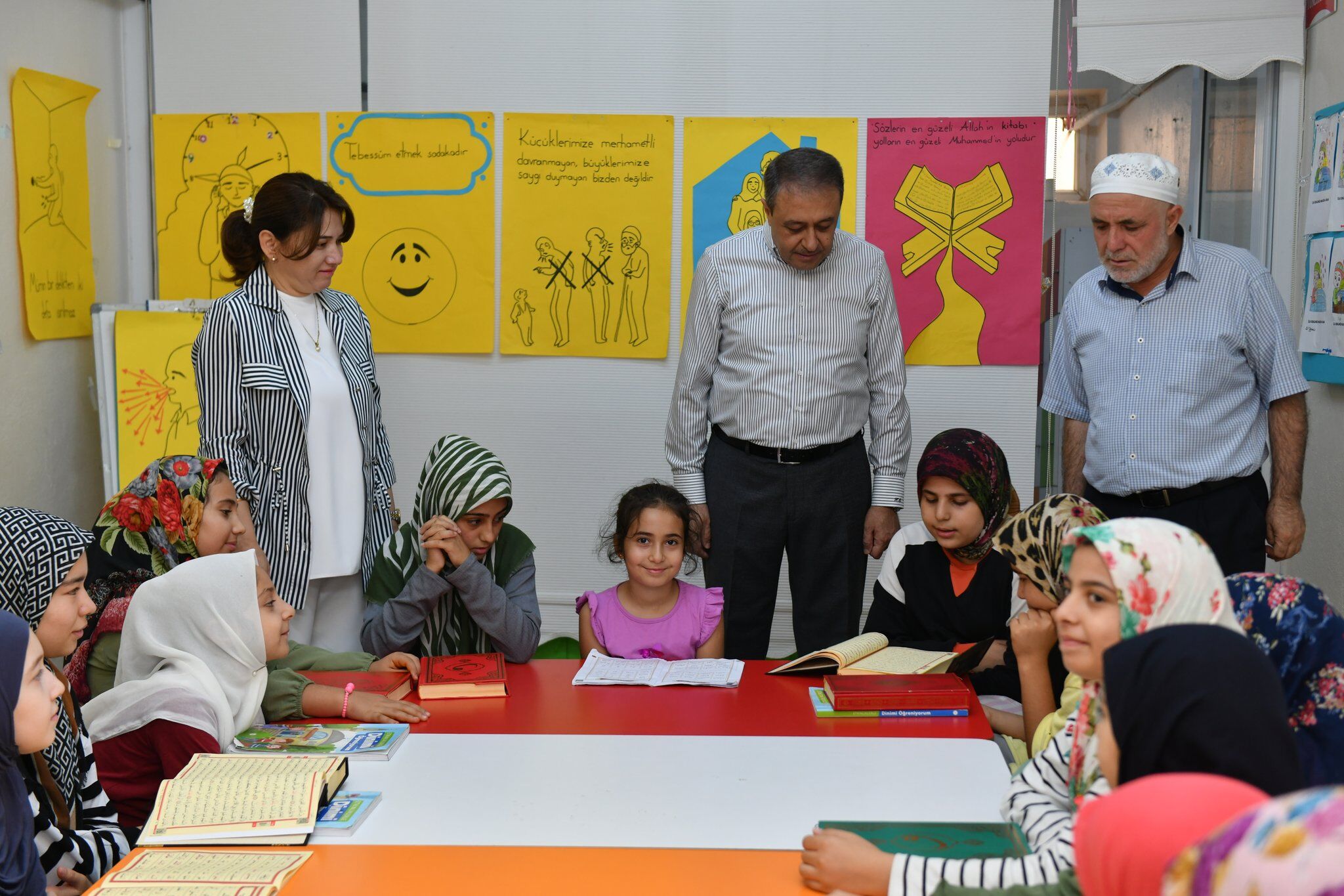 Şanlıurfa Valisi Hasan Şıldak Yaz Kur’an Kursunda Çocuklarla Buluştu (1)