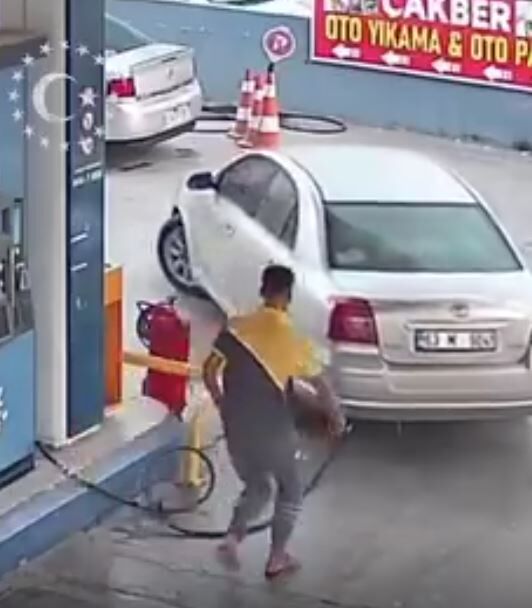 Şanlıurfa’da Lpg Hortumu Kopunca İstasyonda Korku Dolu Anlar Yaşandı (2)