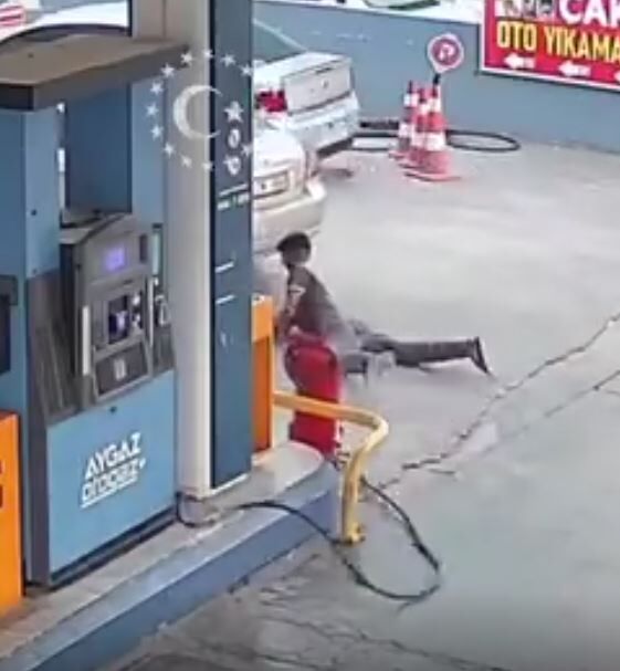 Şanlıurfa’da Lpg Hortumu Kopunca İstasyonda Korku Dolu Anlar Yaşandı (3)