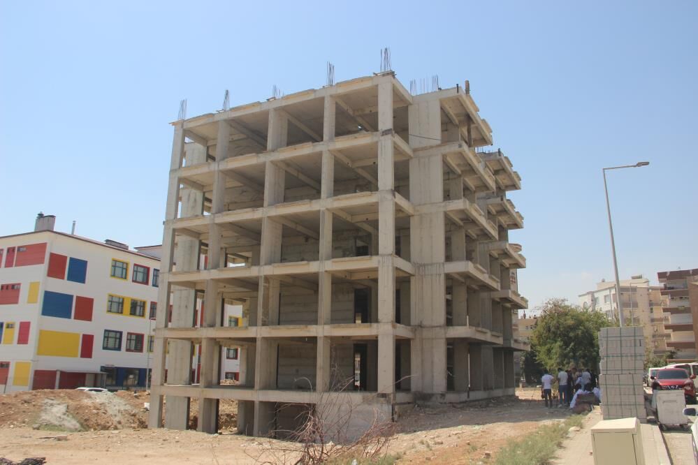 Şanlıurfa’da Müteahhit Ömer Çorbacı’nın İhbarıyla Bina Yıkıldı, Beton Firması Yanıt Verdi (1)