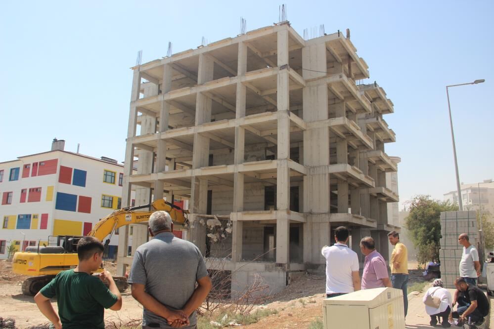Şanlıurfa’da Müteahhit Ömer Çorbacı’nın İhbarıyla Bina Yıkıldı, Beton Firması Yanıt Verdi (3)