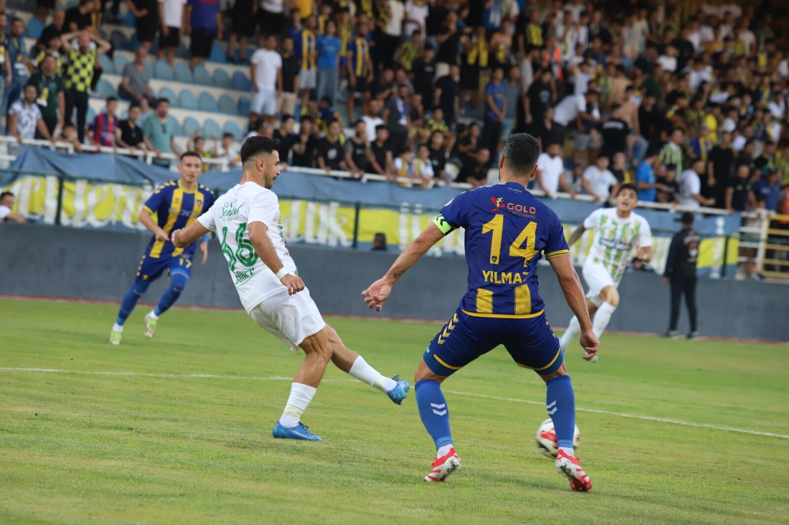 Şanliurfaspor, Bucaspor’u 2 Mağlup Ederek Li̇derli̇ğe Yükseldi̇ (3)