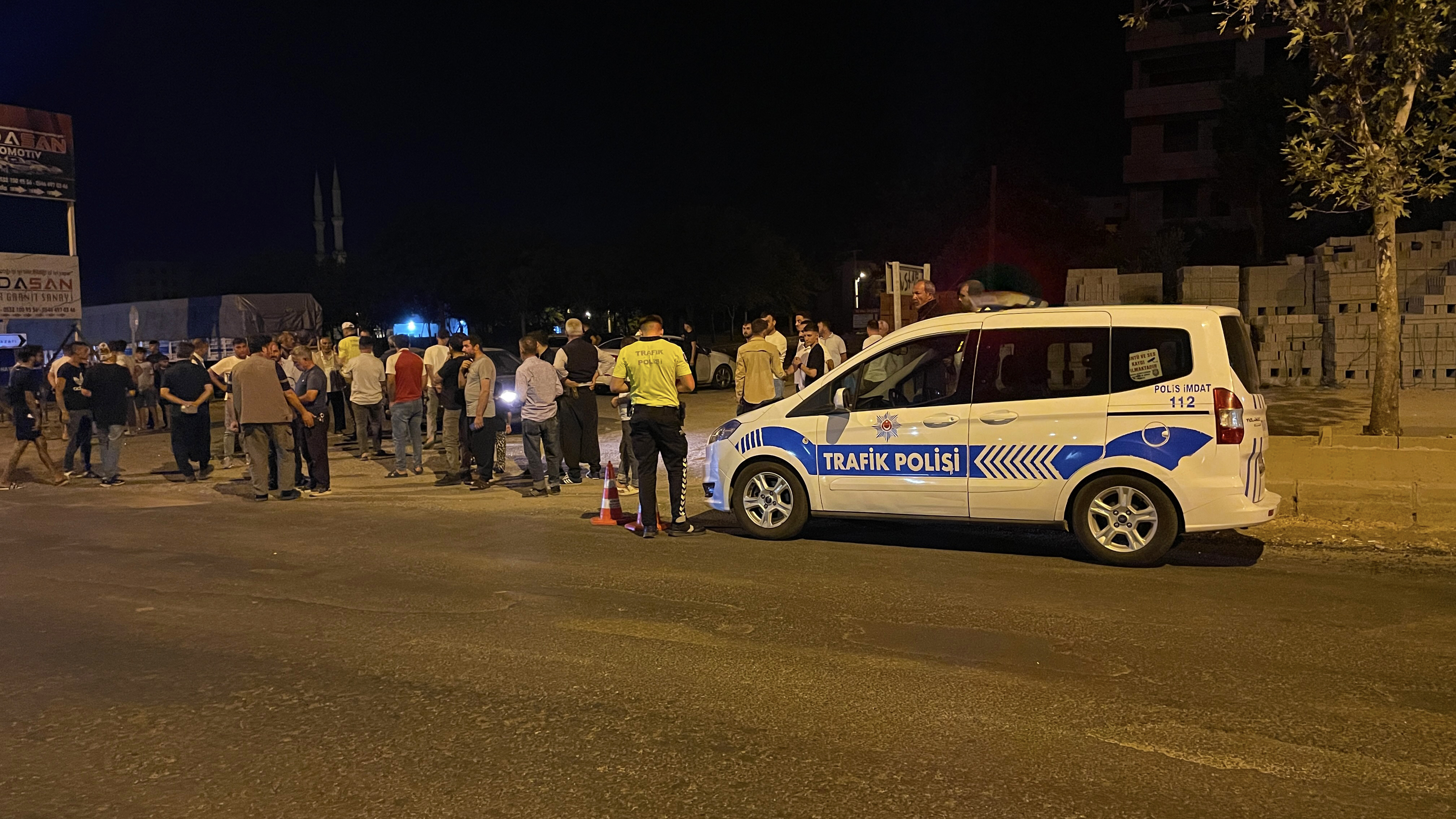 Siverek’te Otomobille Çarpışan Motosikletteki 3 Kişi Yaralandı (3)
