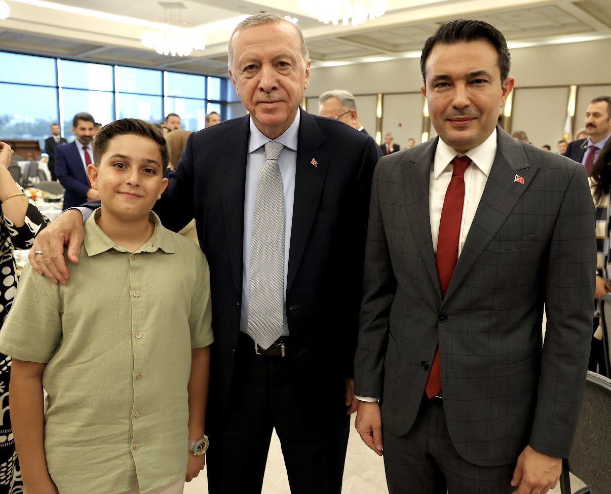 Umut Tuncer erdoğan ile bir arada