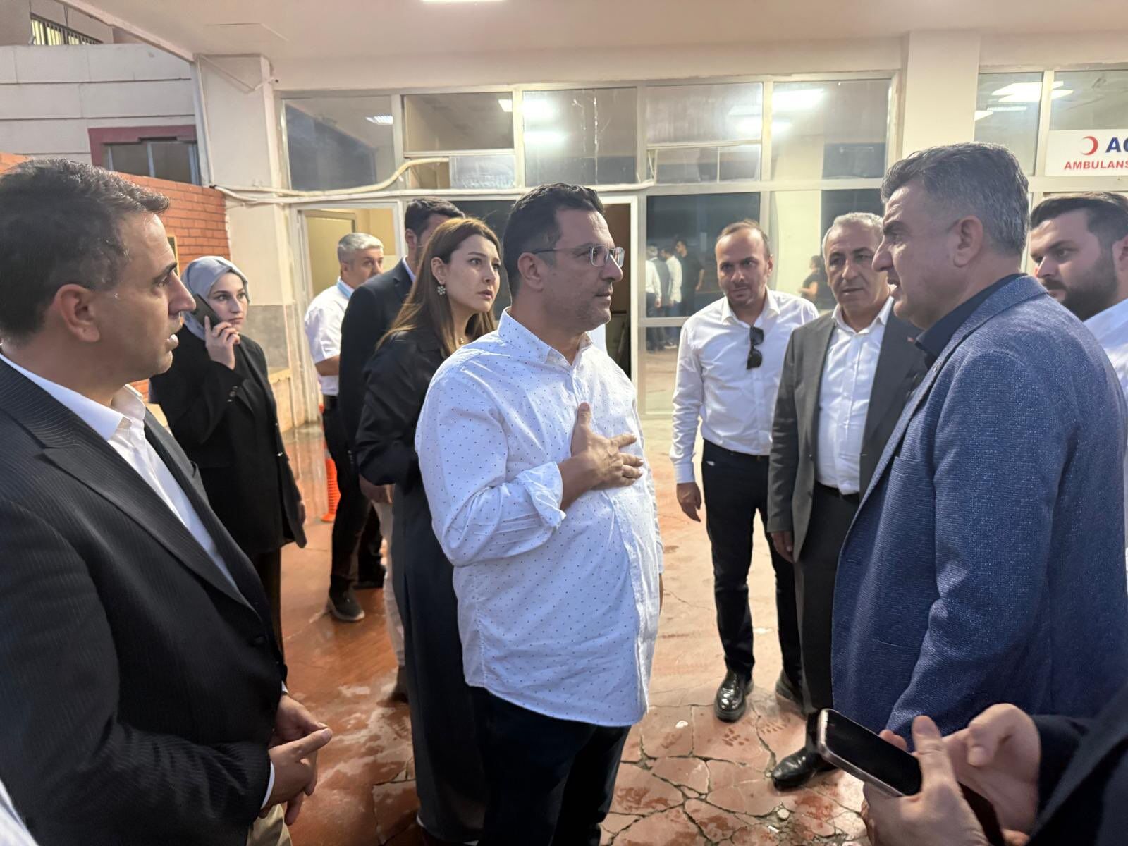 Ak Parti Şanlıurfa Heyeti Kazazedeleri Hastanede Ziyaret Etti, Yetkililerden Bilgi Aldı (5)