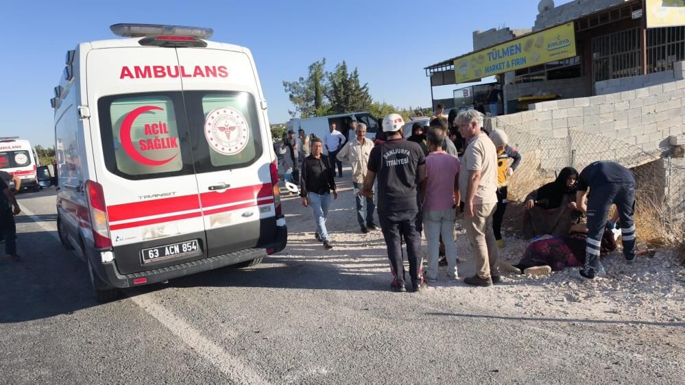 Ak Parti Şanlıurfa Heyeti Kazazedeleri Hastanede Ziyaret Etti, Yetkililerden Bilgi Aldı (9)