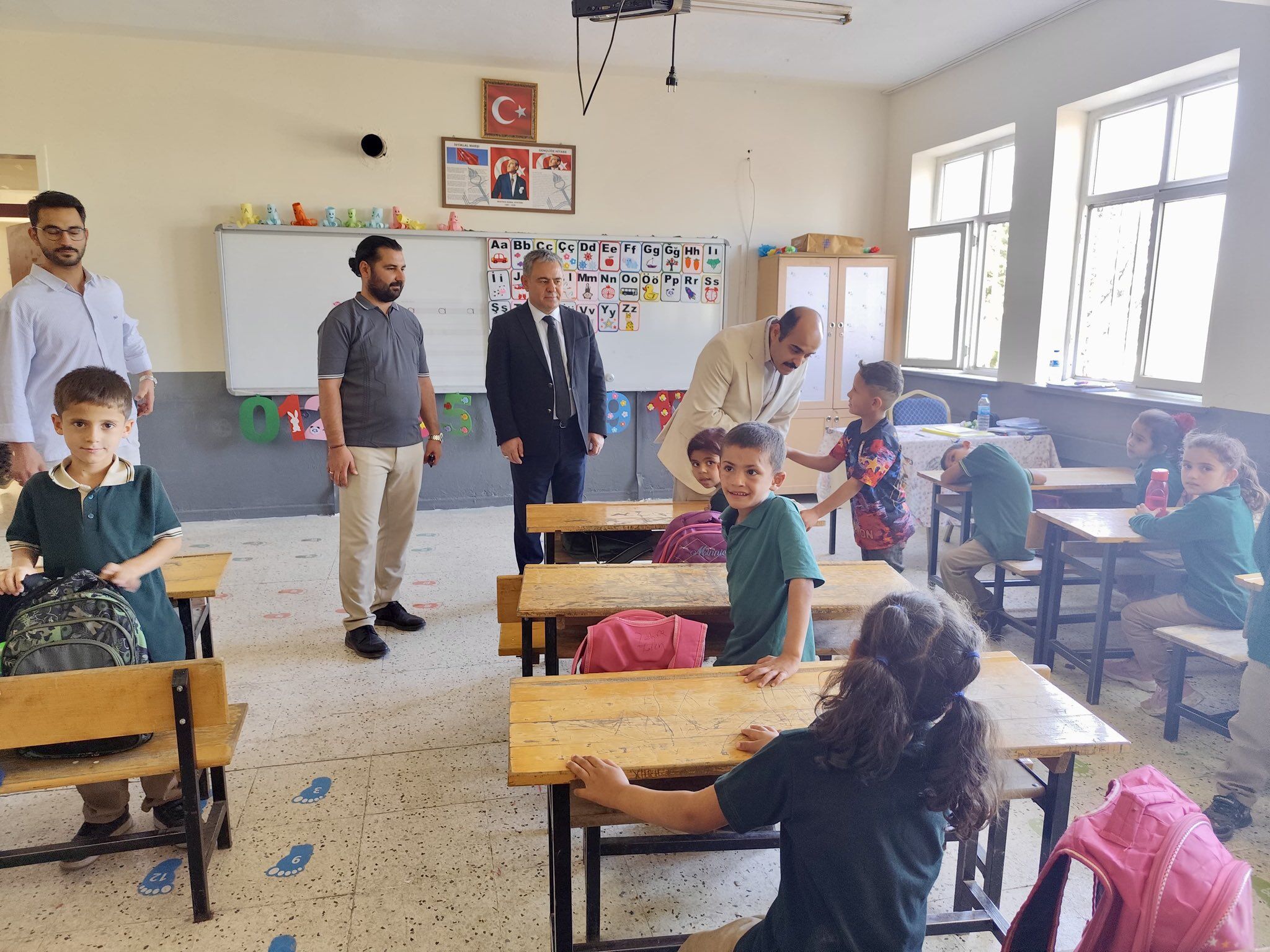 Akçakale Kaymakamı Ali Cemal Altınöz, Eğitimin Nabzını Yerinde Tuttu! (2)
