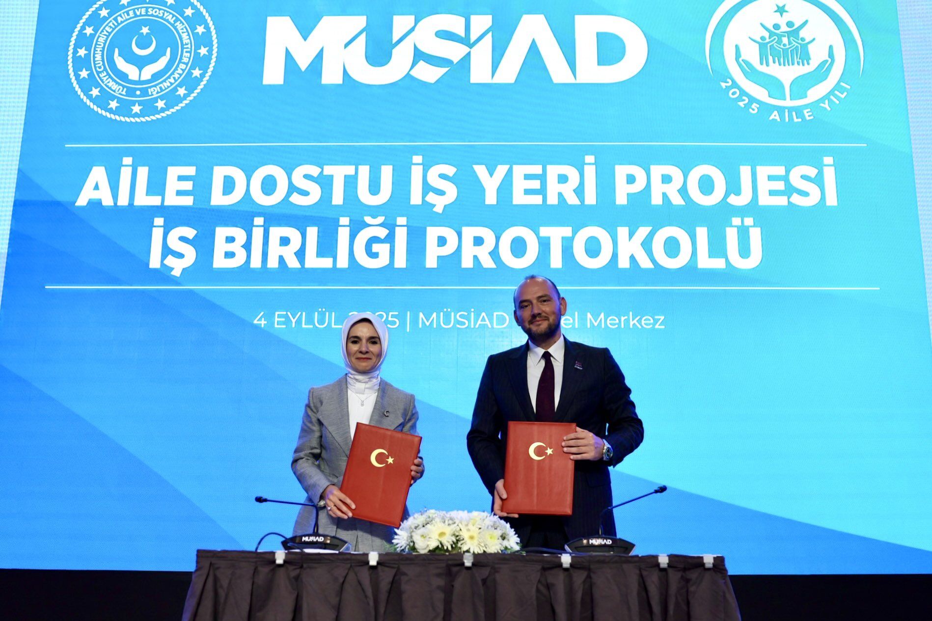 Bakan Göktaş Müjdeyi̇ Duyurdu