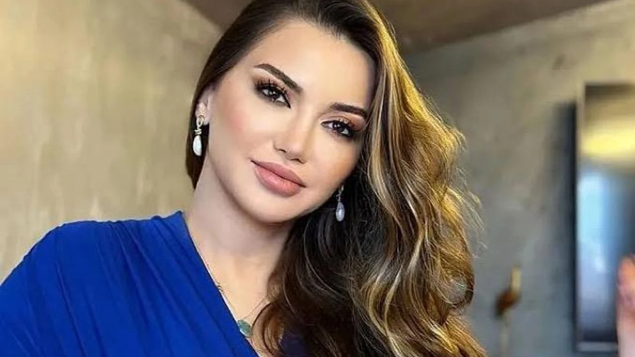 Esra Ezmeci̇