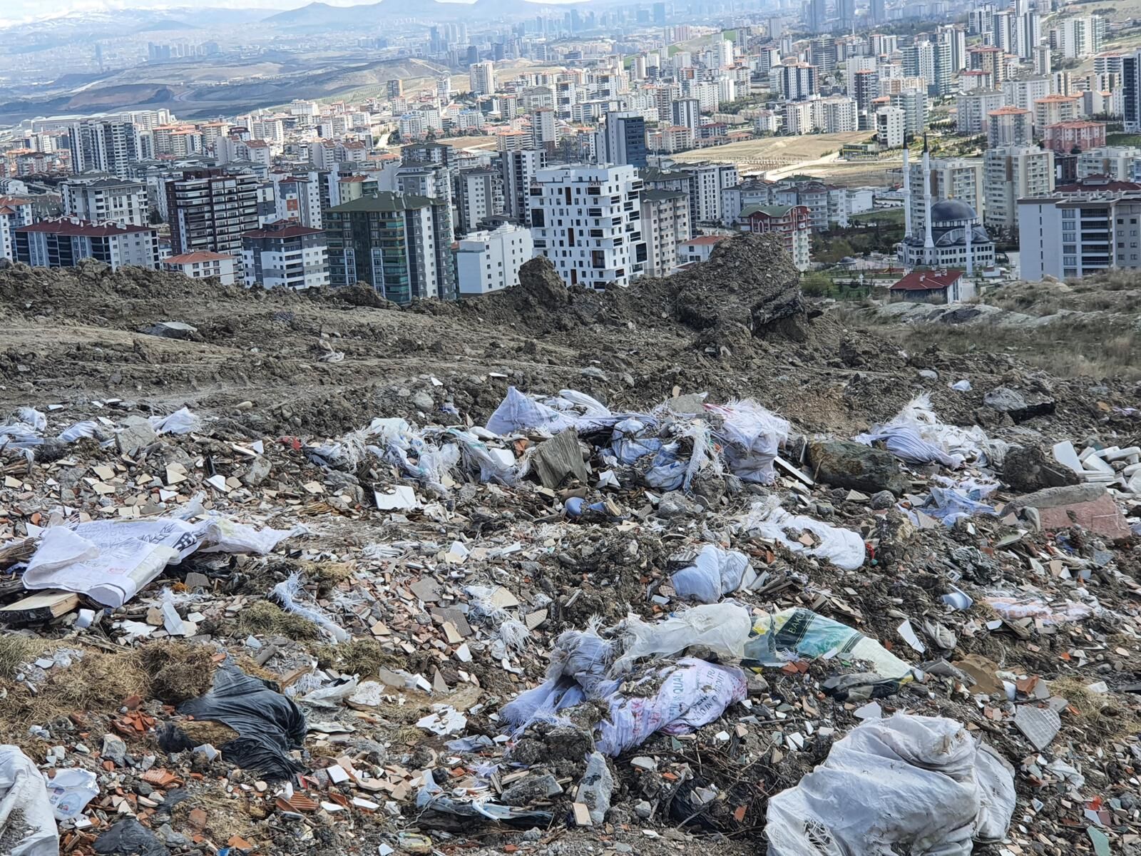 Etimesgut Ilçesi Yapracık Mahallesi,