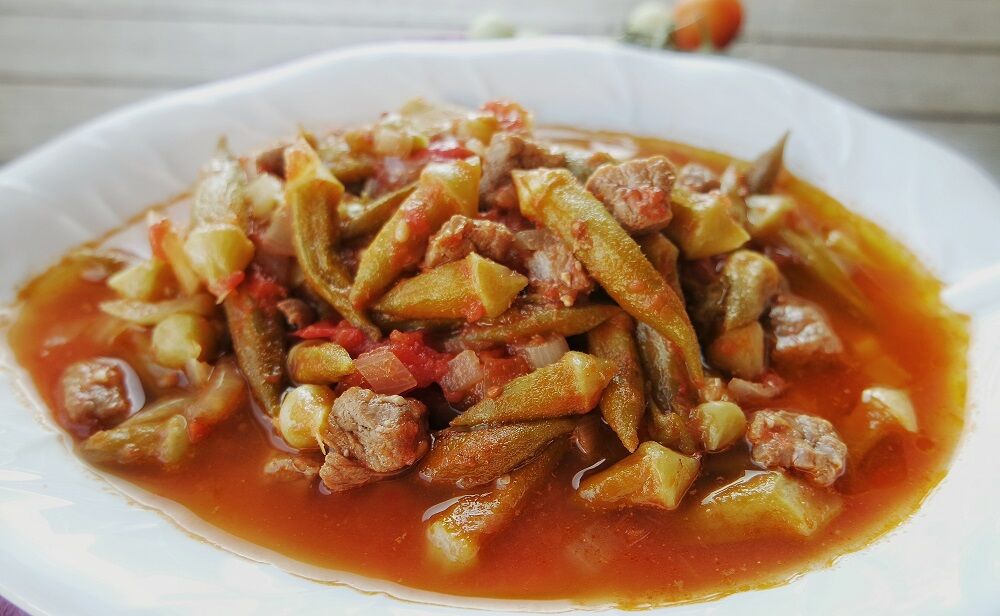 Etli Bamya Yemegi 1