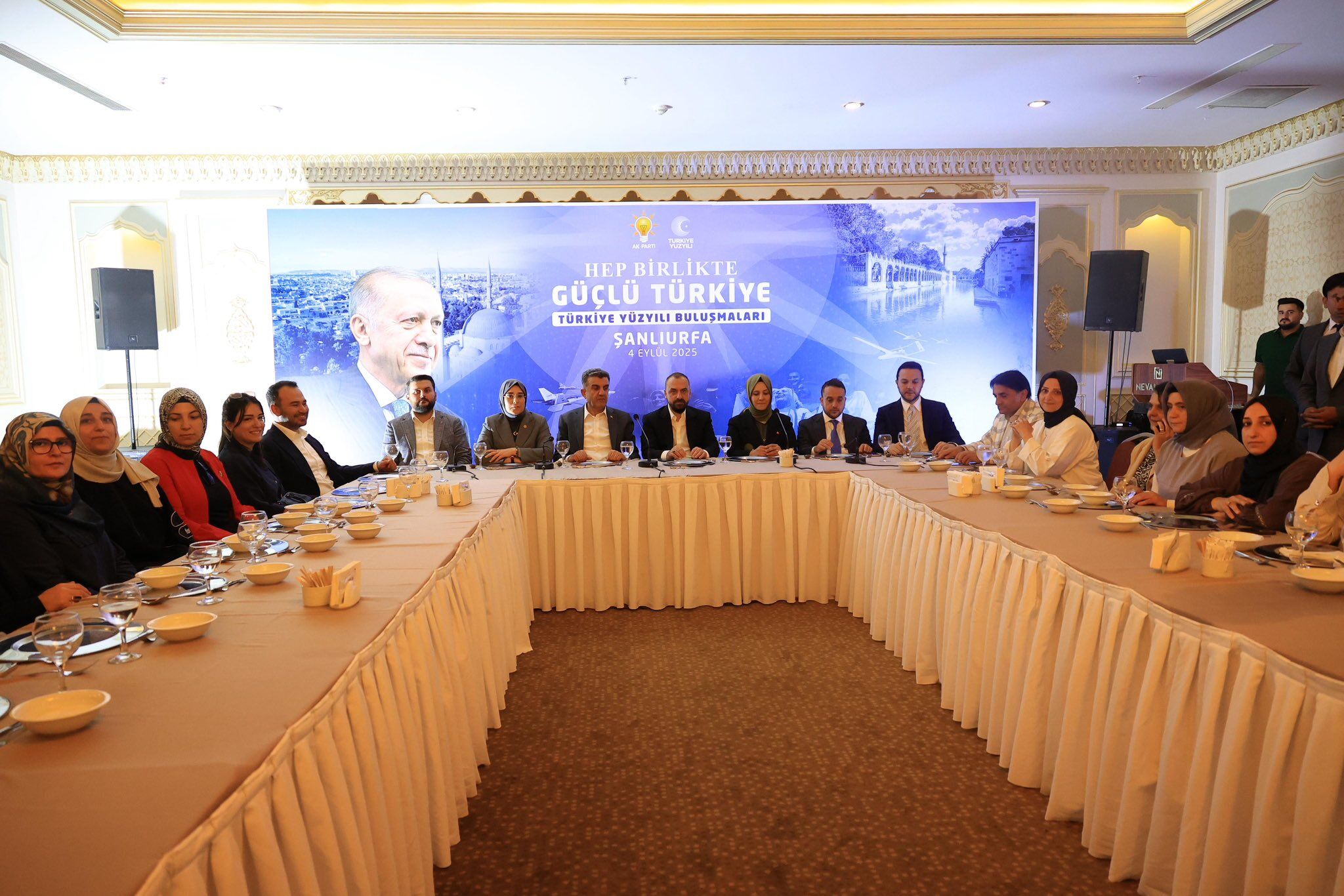 Faruk Acar, Şanlıurfa’da Gençler Ve Kadın Stk Temsilcileriyle Buluştu (2)