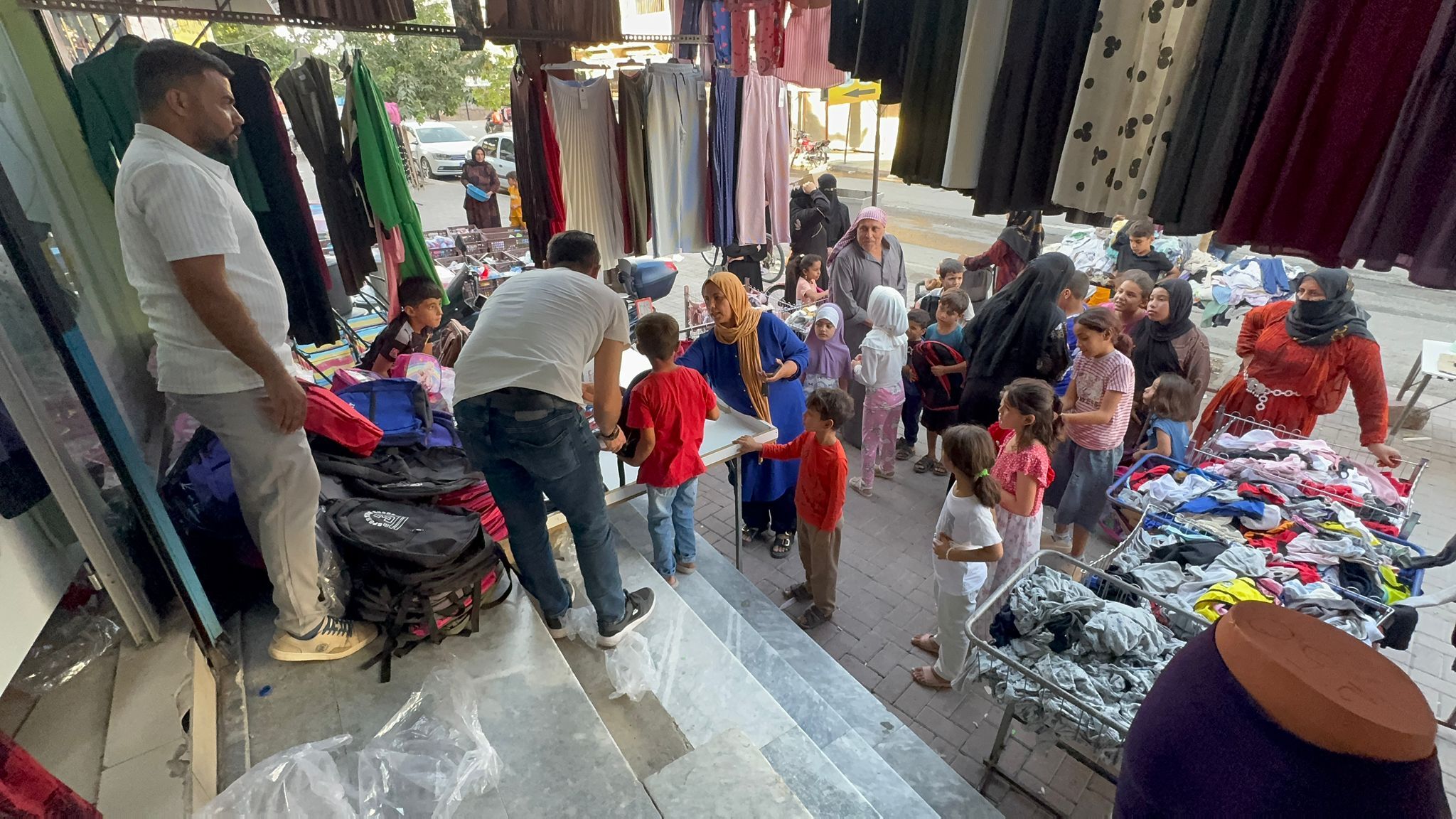 Iş Insanları Yardım