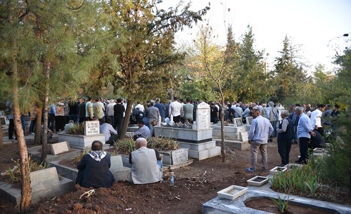 Ölen 3 Tir Şoförü Şanliurfa’da Son Yolculuğuna Uğurlandi (9)