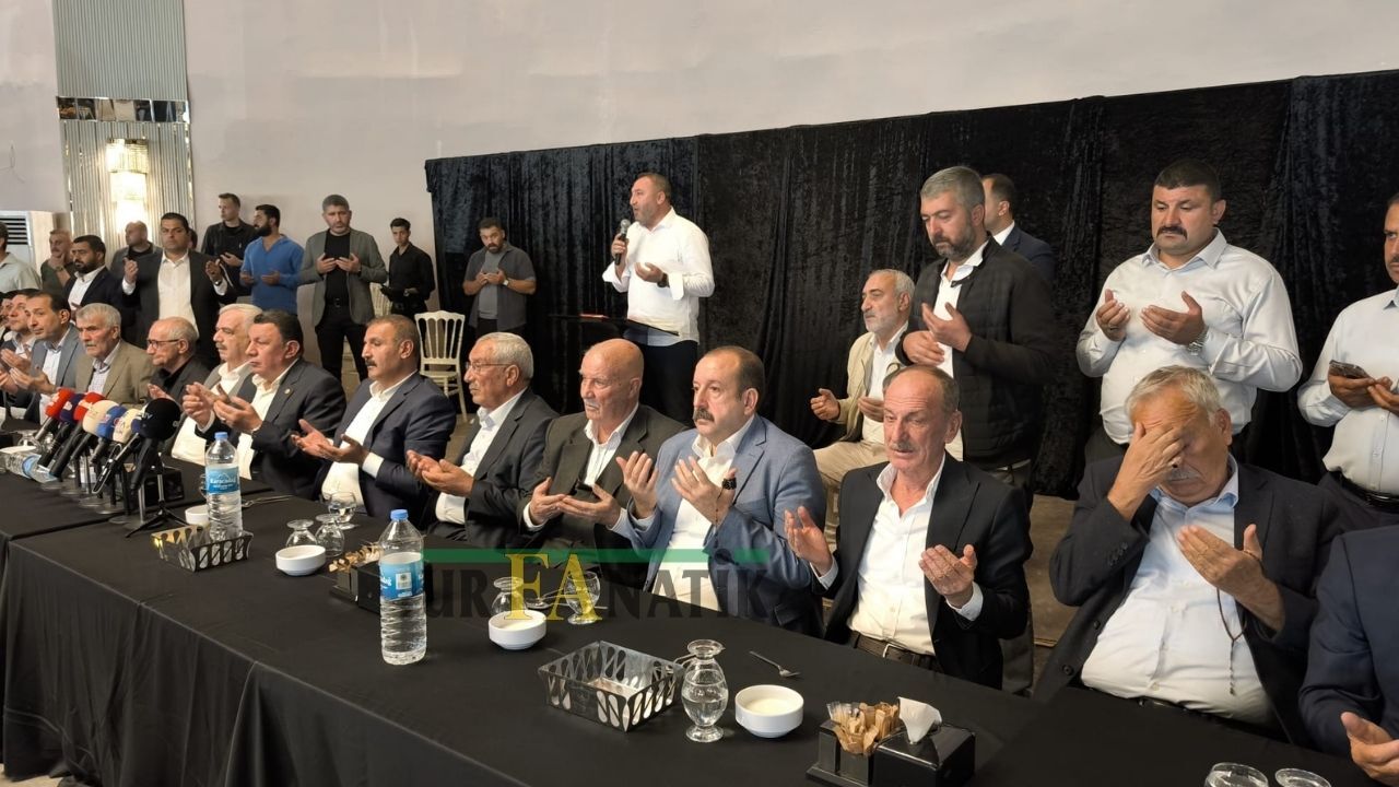 Şanlıurfa'da 3 Yıl Önce 2 Kişinin Öldüğü 1 Kişinin Yaralandığı Silahlı Kavganın Ardından Iki Aile Arasında Başlayan Husumet, Barış Yemeği Ile Sona Erdi (4)
