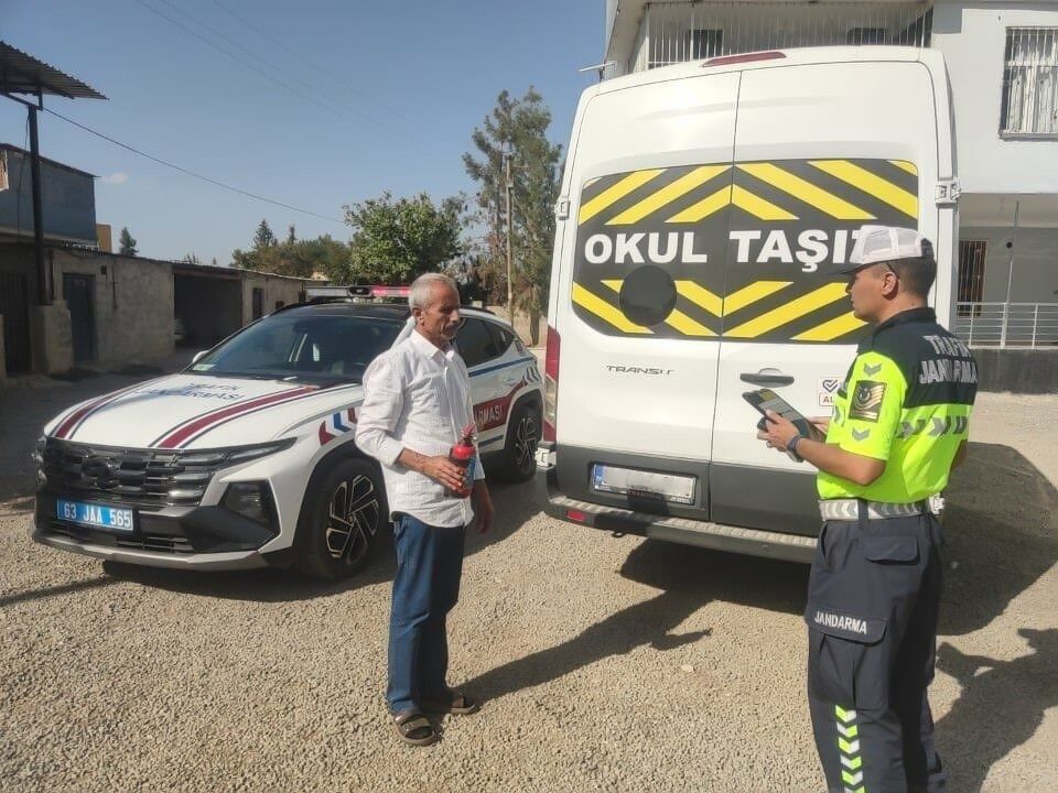 Şanlıurfa’da Jandarmadan Okul Servislerine Sıkı Denetim (3)