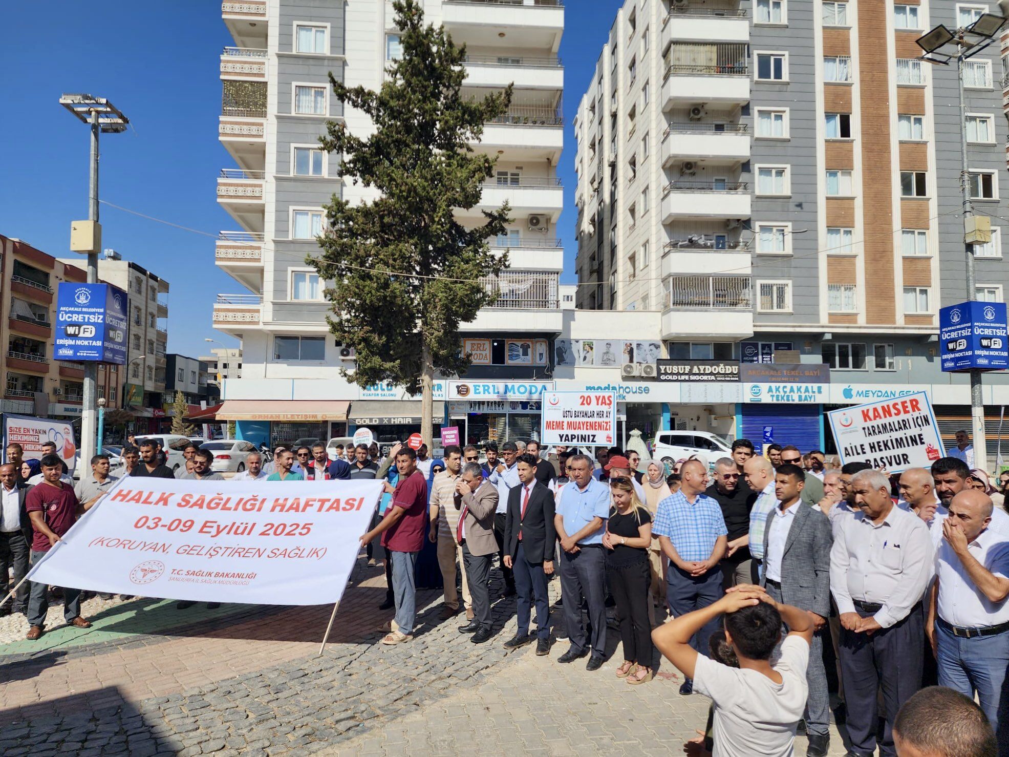 Şanlıurfa’nın Akçakale Ilçesinde Halk Sağlığı Haftası Dolaysıyla Yürüyüş Düzenlendi (1)