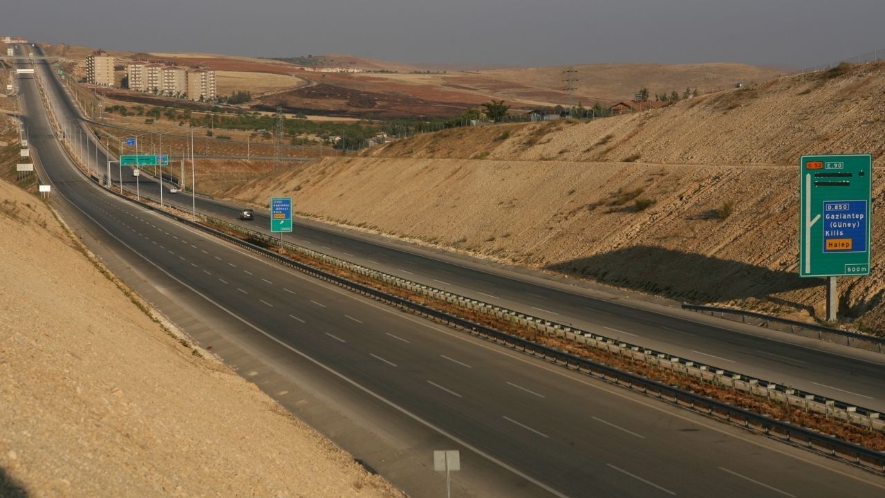 Tag Otoyolunda Adana Istikametine Gidecekler Ve Adana Istikametinden Şanlıurfa’ya Geleceklere Kötü Haber Karayolları Genel Müdürlüğü’nden Geldi (4)