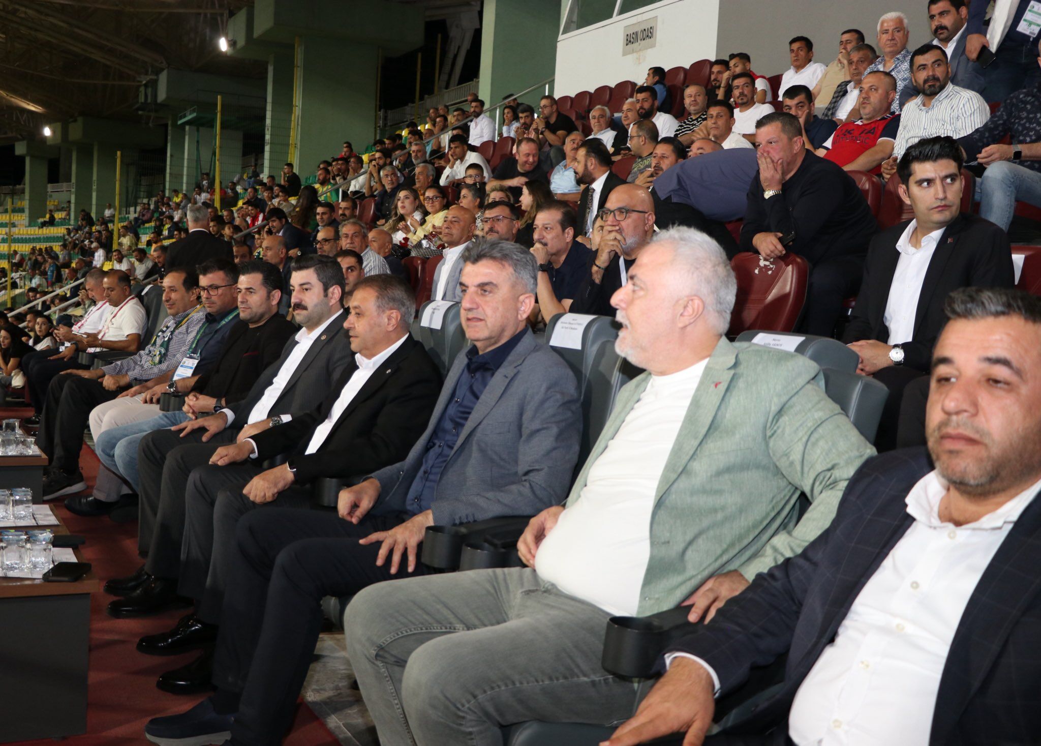 Vali Hasan Şıldak Ve Protokol, Şanlıurfaspor Erbaaspor Maçını Tribünden İzledi (1)