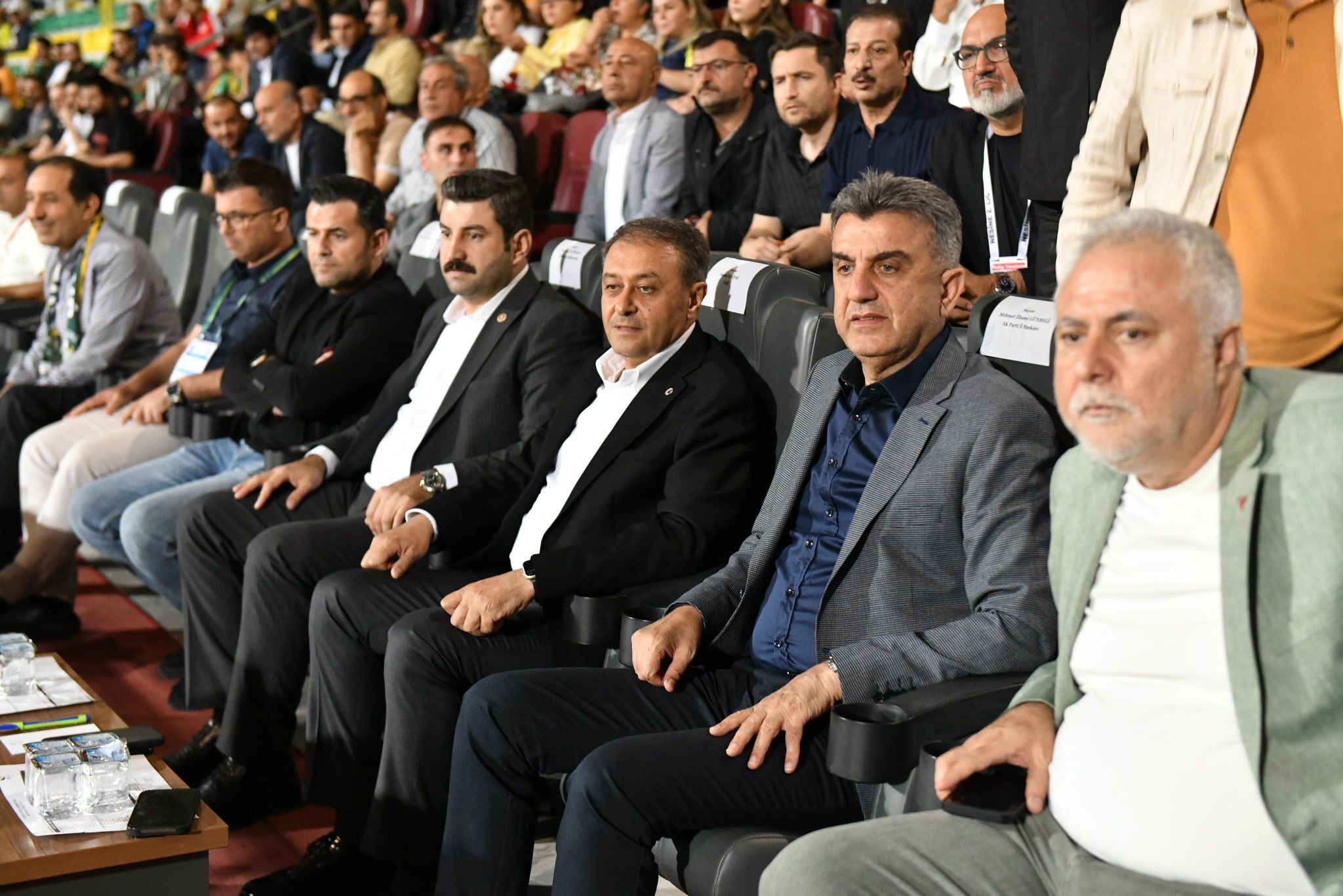 Vali Hasan Şıldak Ve Protokol, Şanlıurfaspor Erbaaspor Maçını Tribünden İzledi (4)
