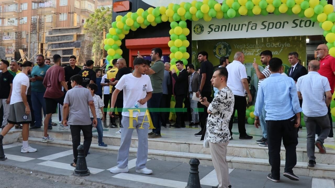 Yaklaşık 11 Yıldır Kapalı Olan Şanlıurfaspor Store, Gerçekleşen Törenle Tekrardan Açıldı (6)