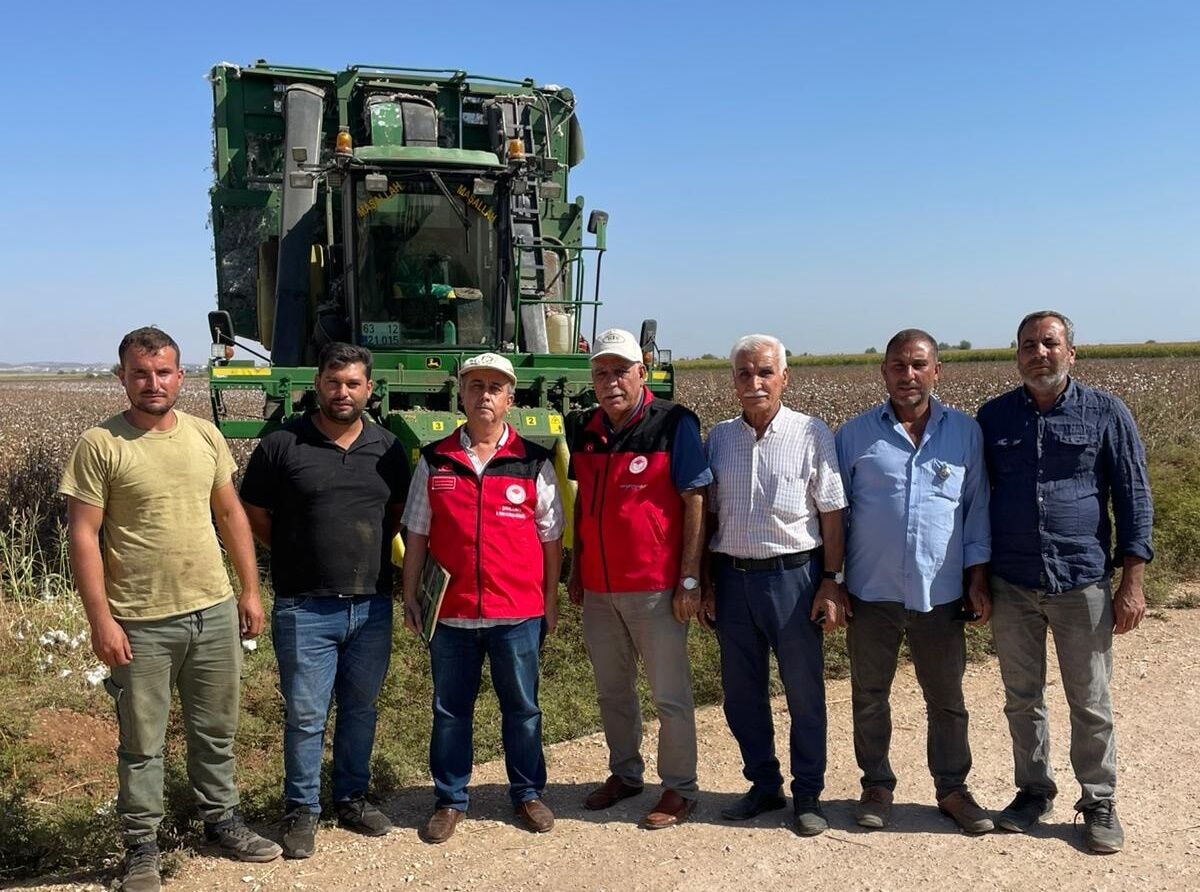 ŞANLIURFA’DA MAKİNELİ PAMUK HASADINA YAKIN TAKİP2