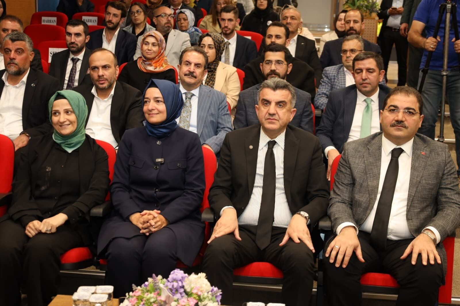 Ak Parti Genel Başkan Yardımcısı Fatma Betül Sayan Kaya, Şanlıurfa’da Gençlik Buluşması’na Katıldı (1)