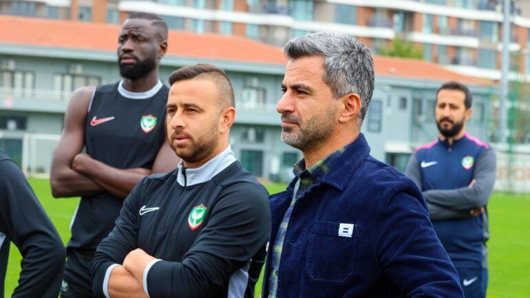 Amedspor Yeni Başkanı Nahit Eren, Ilk Galibiyetini Aldı. Eren, Ilk Maçta Takıma 200 Bin Tl Prim Açıkladı (2)