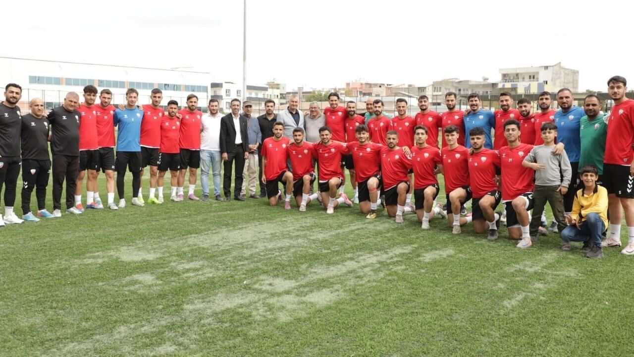 Bölgesel Amatör Lig’de Mücadele Edecek Olan Viranşehir Belediyespor, Yeni Sezon Öncesi Kurban Kesti (3)