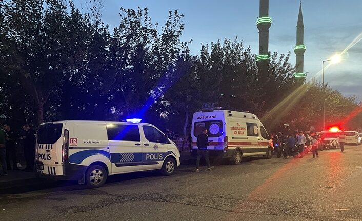 Cami Bahçesinde Gömülü Bebek Cesedi Bulundu (2)
