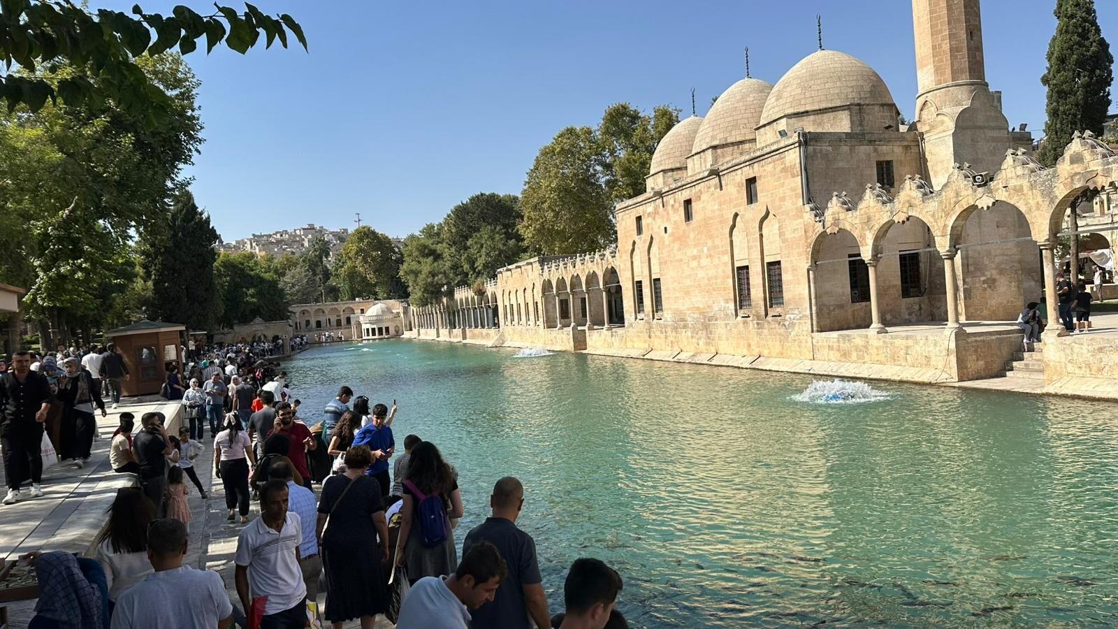 Hafta Sonu Bereketi Balıklıgöl Yerleşkesi’nde Turist Akını