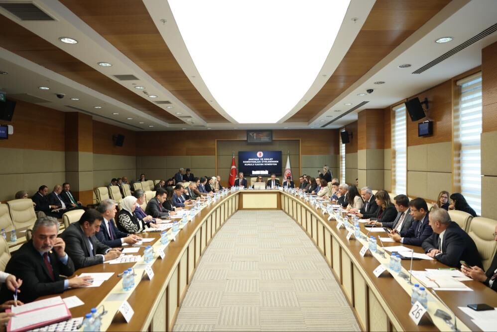 Hsk Üye Seçimi İçin Kurulan Alt Komisyona Dem Parti'den Dilan Kunt Ayan Seçildi (3)