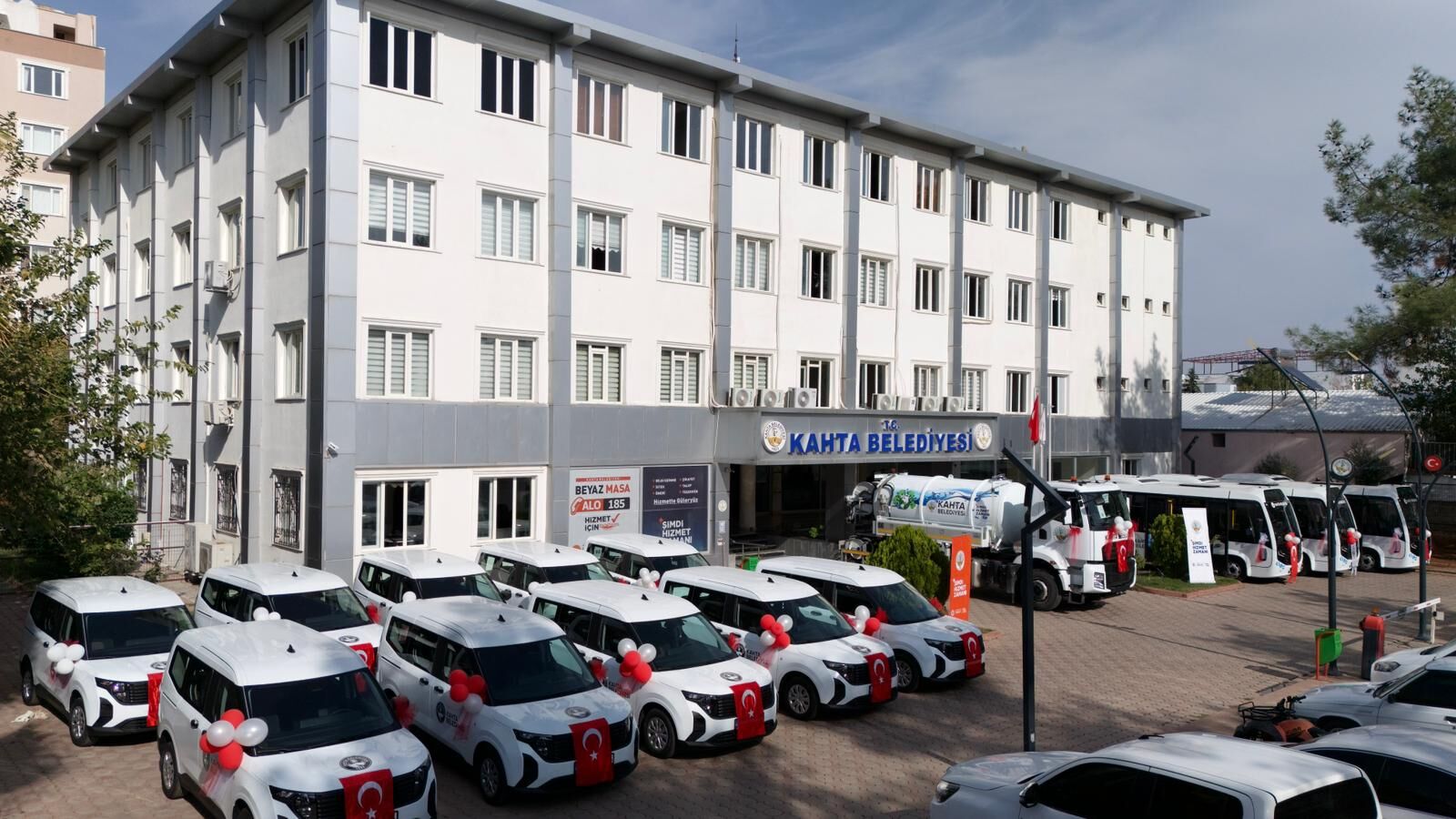 Kahta Belediyesi Araç Filosuna 14 Yeni Araç Daha Katıldı