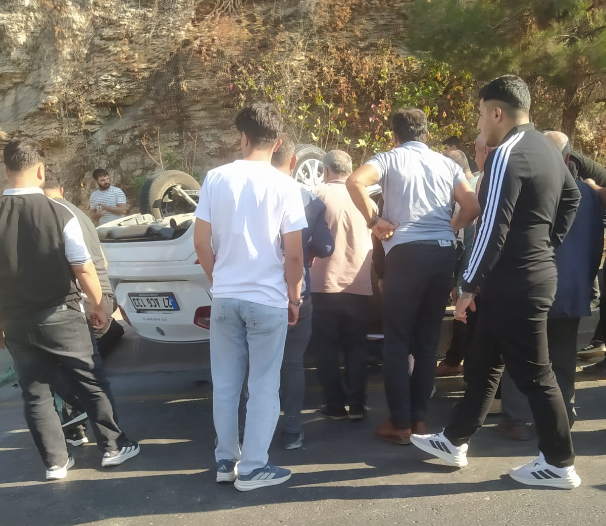 Şanlıurfa Akabe Toki Yolunda Kaza 3 Yaralı! (55)