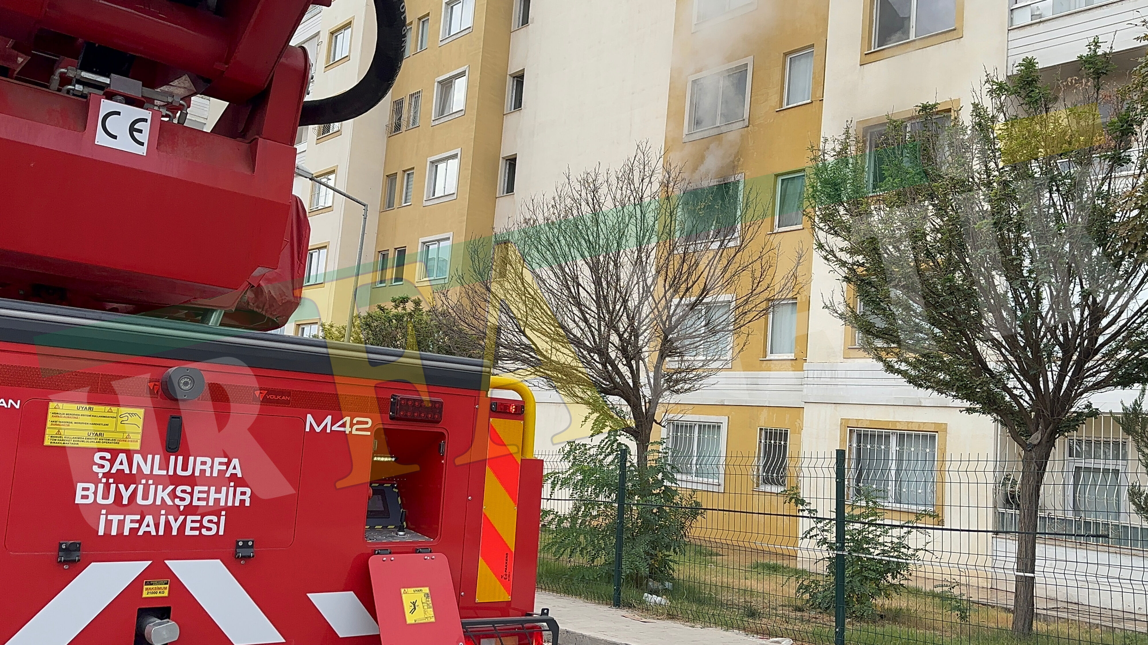 Şanlıurfa Karaköprü'de Yangın Paniği Çok Sayıda İtfaiye Ve Sağlık Ekibi Sevk Edildi (2)