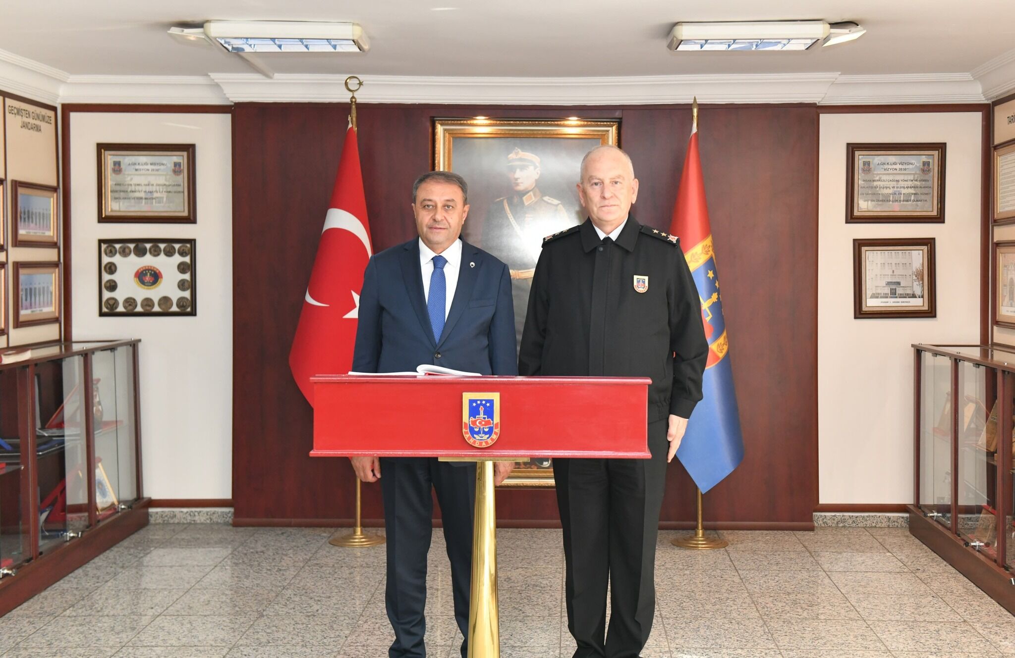 Şanlıurfa Valisi Hasan Şıldak, Diyarbakır İl Jandarma Komutanı Hekimoğlu’nu Ziyaret Etti (1)