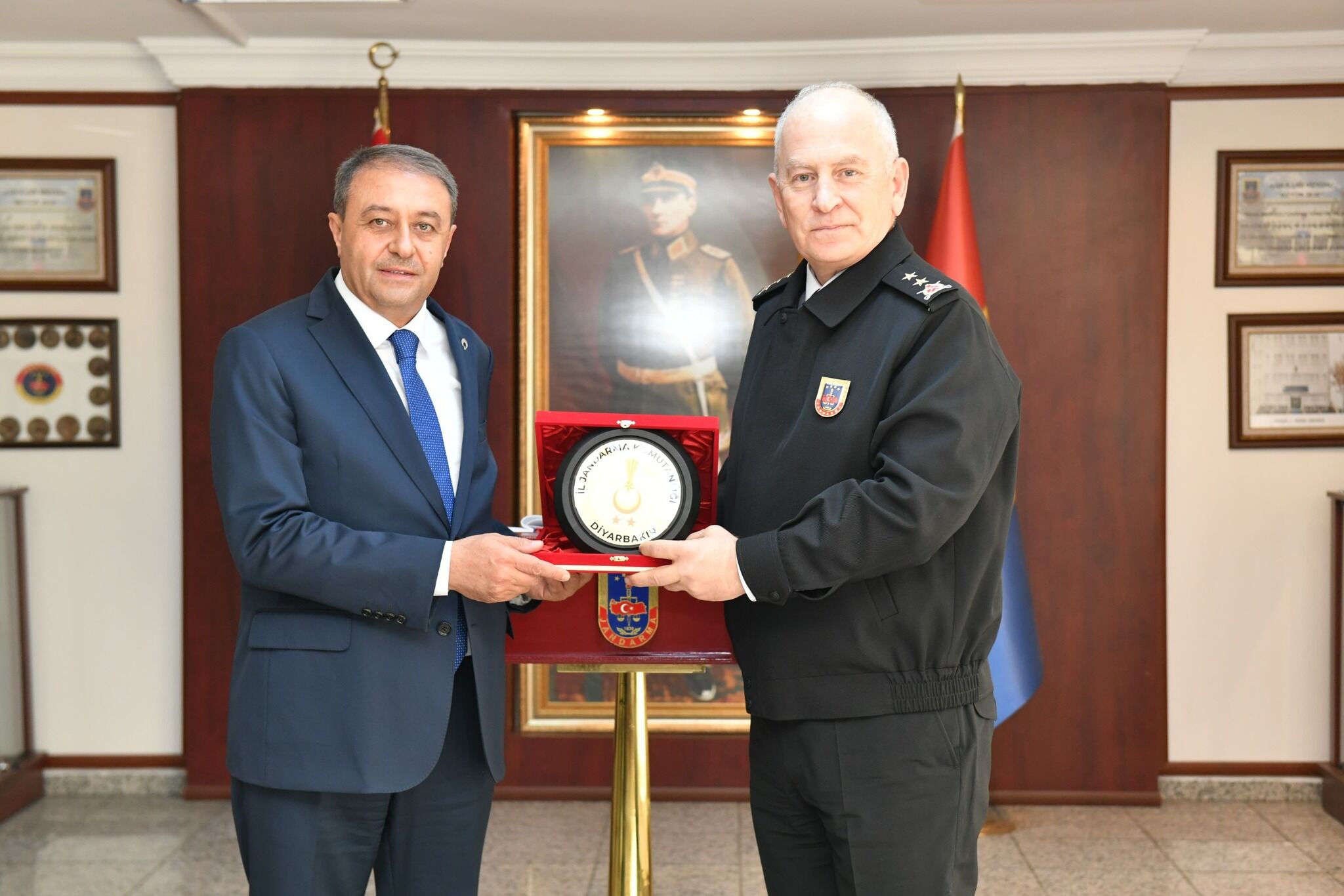 Şanlıurfa Valisi Hasan Şıldak, Diyarbakır İl Jandarma Komutanı Hekimoğlu’nu Ziyaret Etti (2)