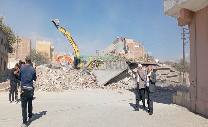 Şanlıurfa’da 3 Katlı Bina Göz Göre Göre Çöktü! (1)